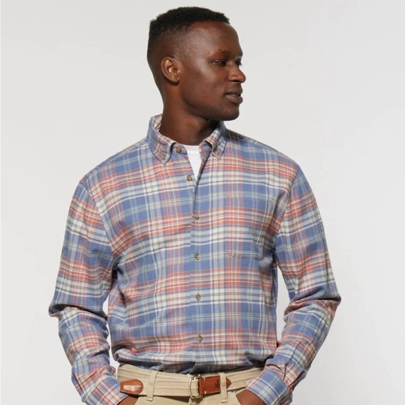 johnnie-O Other - JOHNNIE O CARL PLOTT
TUCKED BUTTON UP SHIRT
JMWL8170 Size Small